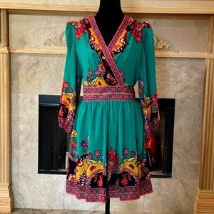 NWT Gorgeous Donna Morgan Green with vibrant colors of yellow,reds size 12 Dress